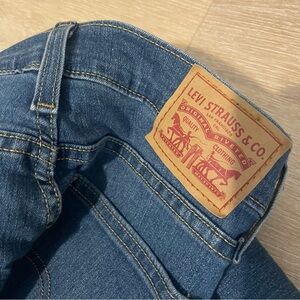Levi’s high rise straight crop.
